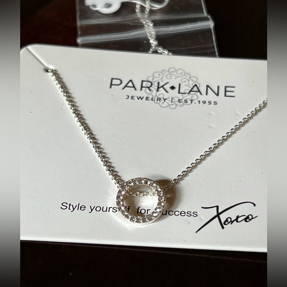 Roo Necklace- Silver - by Park Lane - Picture 3 of 4